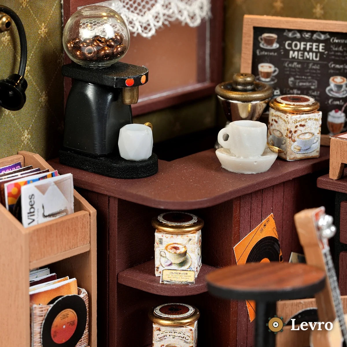 Records & Coffee miniature kit – tiny music café with turntable and guitar – view 4